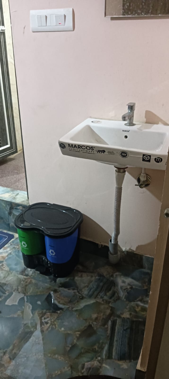 Bathroom sink